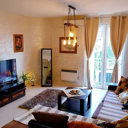Hotel Stari Grad *